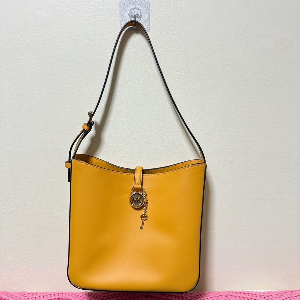 Michael Kors Lyra Small Leather Bucket Shoulder Bag (Golden Rod)